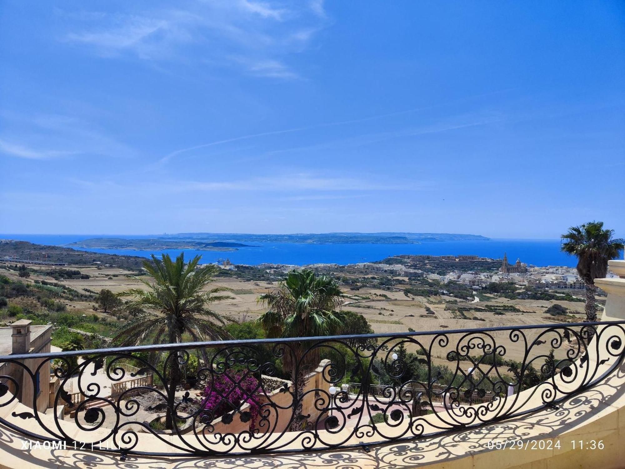 Penthouse Views Nadur